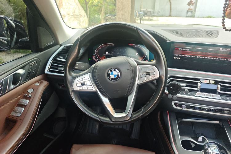 Used BMW X7 2019 xDrive40i Luxury Package with Leading Features
