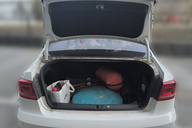 Used Volkswagen Magotan 2013 1.8TSI Prestige Model Trunk