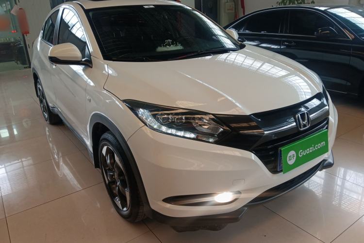 Used Honda Vezel 2017 1.8L CVT Front-Wheel Drive Pioneer Edition Front Right 45 Deg