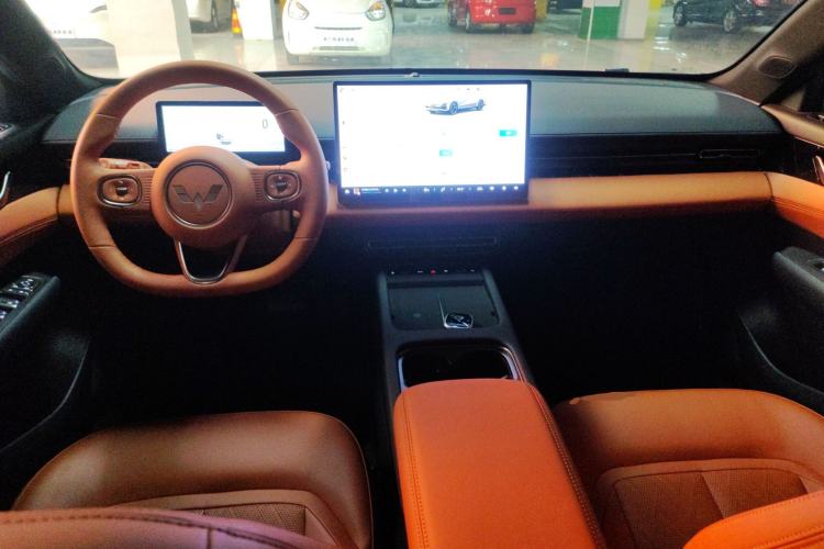 Used Wuling Xingguang 2025 610 km Smart Flagship Version Center Console