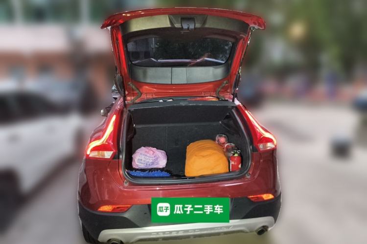 Used Volvo V40 2014 Cross Country T5 AWD Smart Luxury Edition Trunk