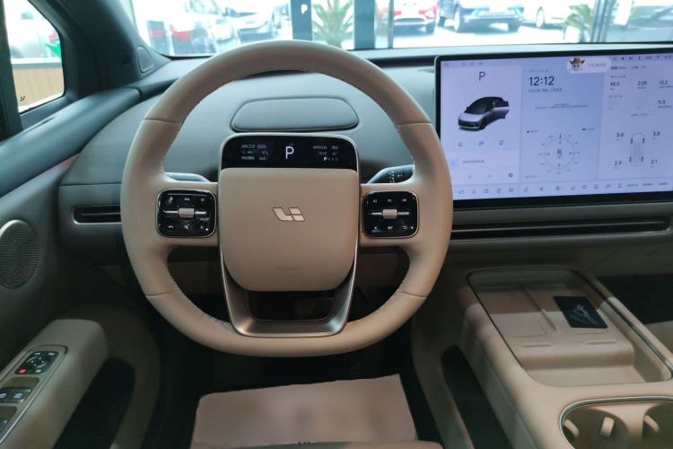 Used Li Auto i6 2025 Model Two-Wheel-Drive Standard Type Steering Wheel