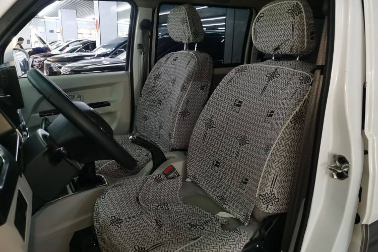 Used Jinbei Hiace X30 2024 1.5L Wealthy-Style Passenger Van 5/6/7 Seater
