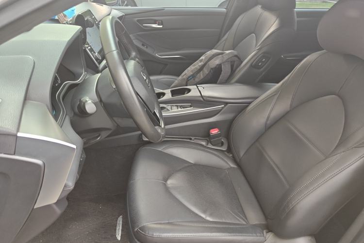 Used Toyota Avalon 2019 Dual-Engine 2.5L Luxury Edition China VI Standard
