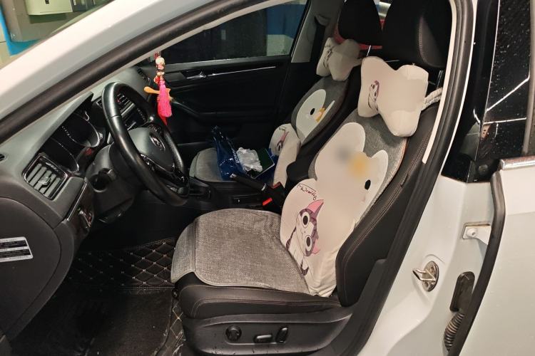 Used Volkswagen Sagitar 2017 230TSI Automatic Luxury Edition
