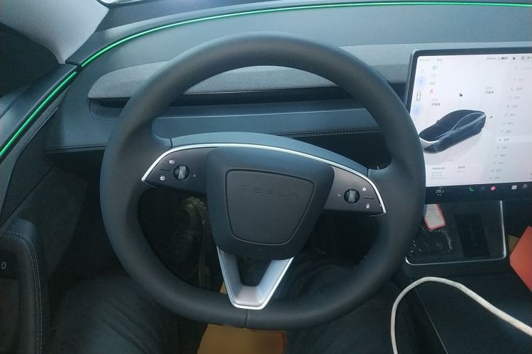 Used Tesla Model Y 2025 Long-Range All-Wheel-Drive Version Steering Wheel