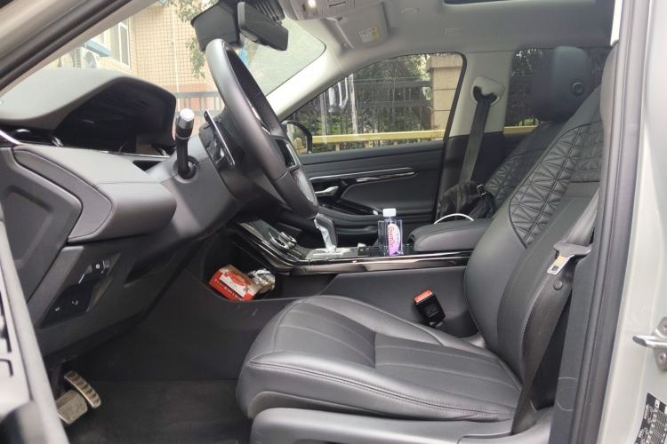 Used Land Rover Range Evoque 2022 Aurora L 249 PS R-Dynamic Collins Antique Bronze Special Edition Left Front Seat