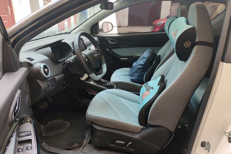 Used Chery Little Ant 2022 Updated Version Sweet Pink Edition Full-Sugar Version 30.6 kWh 30 kW 301 km Left Front Seat