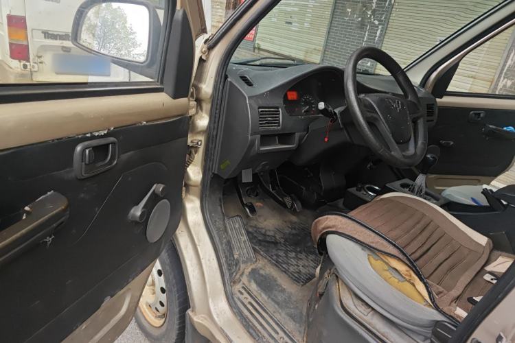 Used Wuling Rongguang 2014 1.2L S Base Model
