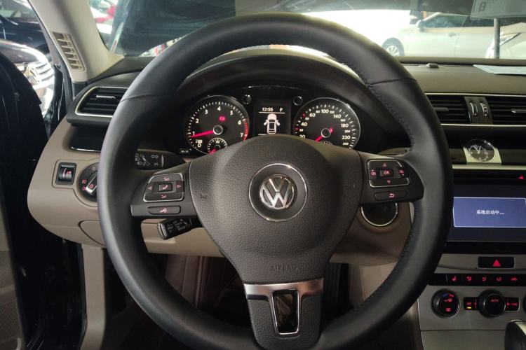 Used Volkswagen Magotan 2015 Facelift 1.8TSI Luxury Model Steering Wheel