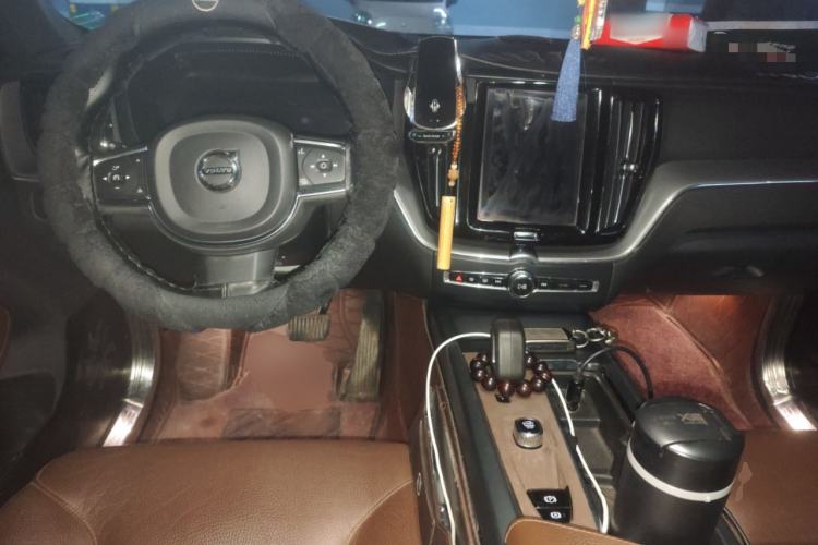 Used Volvo XC60 2022 B5 4x4 Zhiyi Luxury Edition
