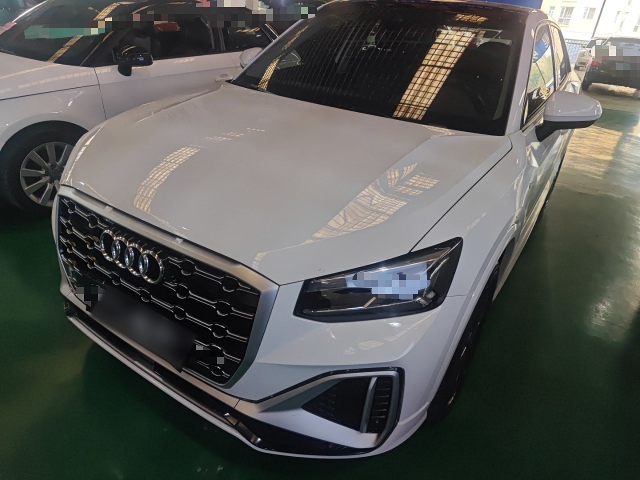 Под передней частью автомобиля