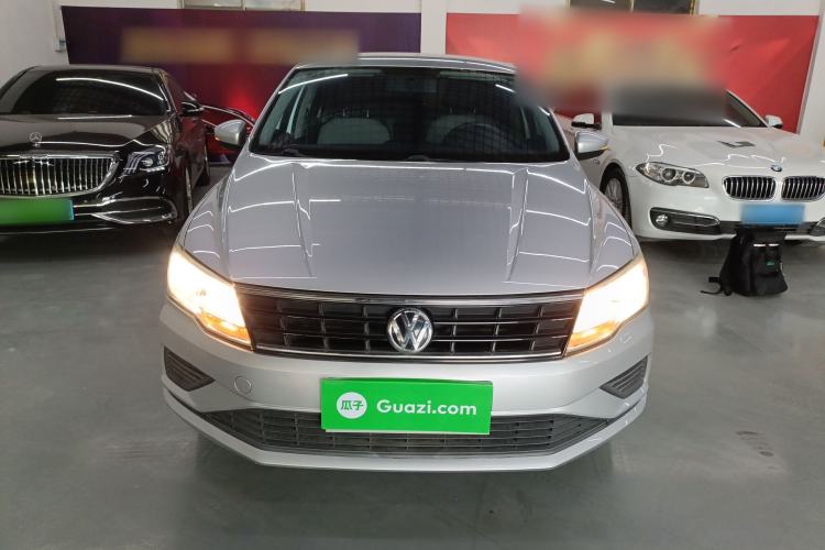 Used Volkswagen Jetta 2017 1.5L Manual Fashion Edition Front