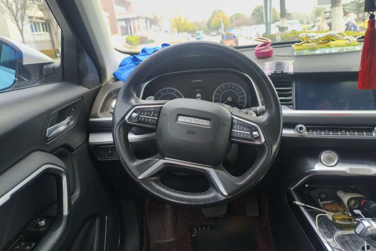 Used Haval H6 2017 Red Label 2.0T Automatic Two-Wheel Drive ZhiShang Model
