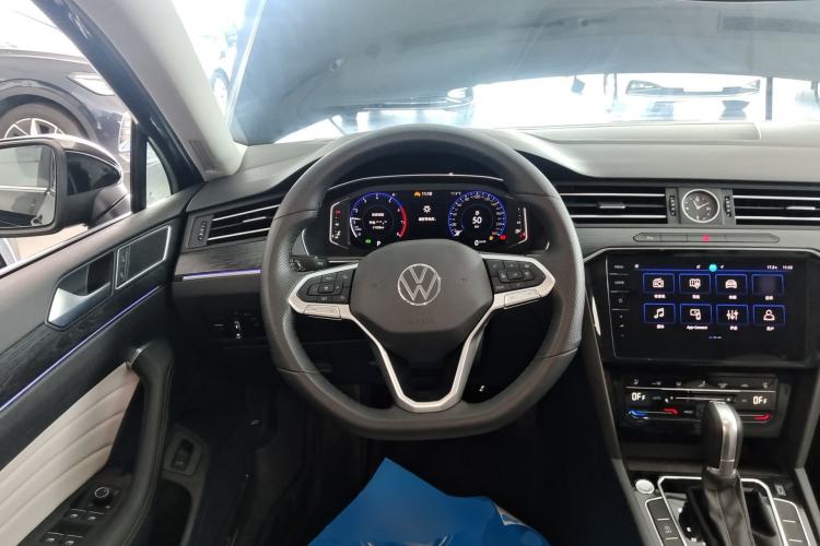 Used Volkswagen Magotan 2026 30 Million Vehicles Selected Model 380TSI DSG Luxury Edition Steering Wheel