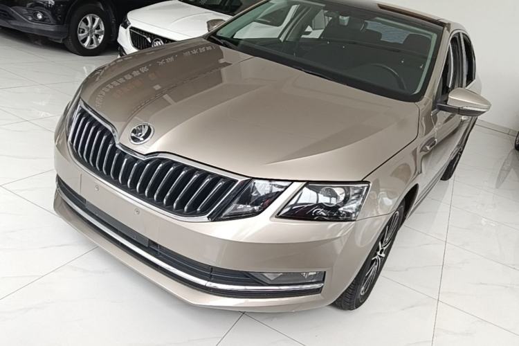 Used Skoda Octavia 2018 TSI230 DSG Luxury Edition Guazi used car, China used car export, Used car for sale, Used  cars, Cheapest cars for sale