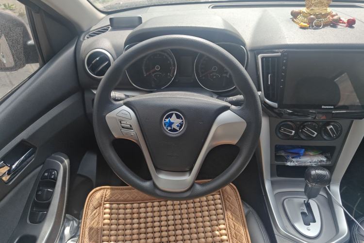 Used Venucia T70 2016 2.0L CVT Smart Choice Edition