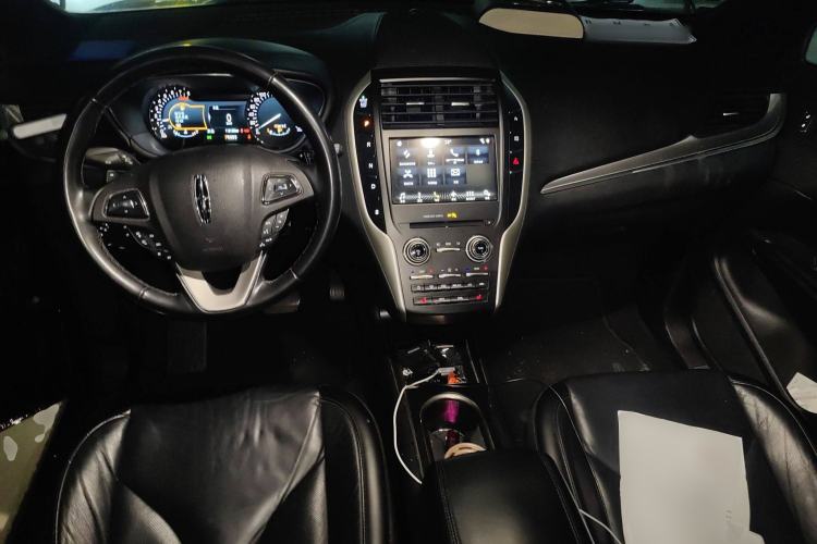 Used Lincoln MKC 2018 2.0T Two-Wheel Drive Deluxe Edition Center Console