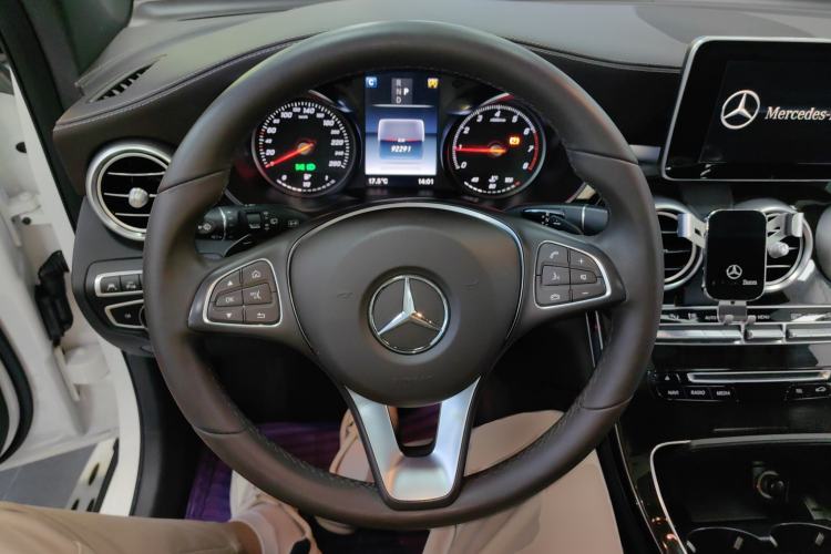 Used Mercedes-Benz GLC 2018 Facelift GLC 260 4MATIC Luxury Edition
