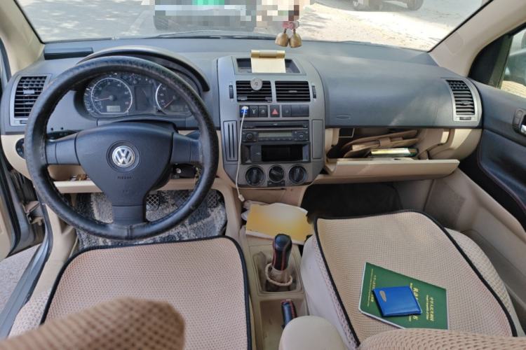 Used Volkswagen Polo 2009 Jingqu 1.4L Manual Elegant Edition Center Console