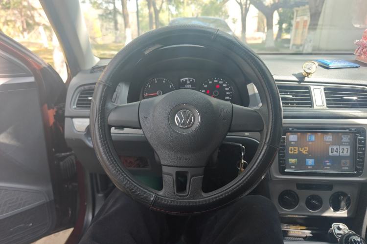 Used Volkswagen Lavida 2013 1.6L Manual Fashion Edition Steering Wheel