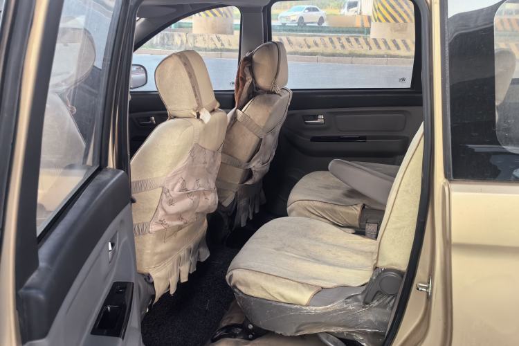 Used BAIC Weiwang M20 2014 1.5L Basic Version DAM15DL Interior 3