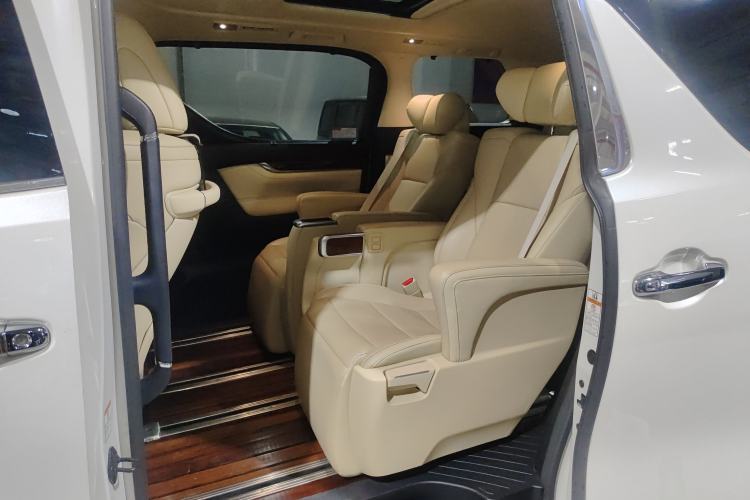 Used Toyota Alphard 2015 3.5L Luxury Edition
