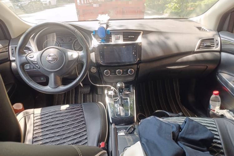 Used Nissan Sylphy 2019 1.6XV CVT Smart Connect Luxury Edition China V Standard Center Console