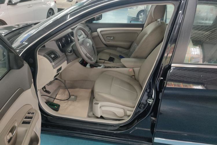 Used Dongfeng Aeolus A60 2012 1.6L Automatic Luxury Version
