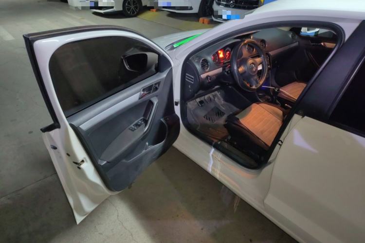 Used Volkswagen Jetta 2013 1.6L Manual Comfort Model Driver Seat