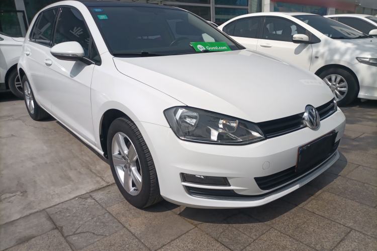 Used Volkswagen Golf 2015 1.6L Automatic Comfort Model Front Right 45 Deg