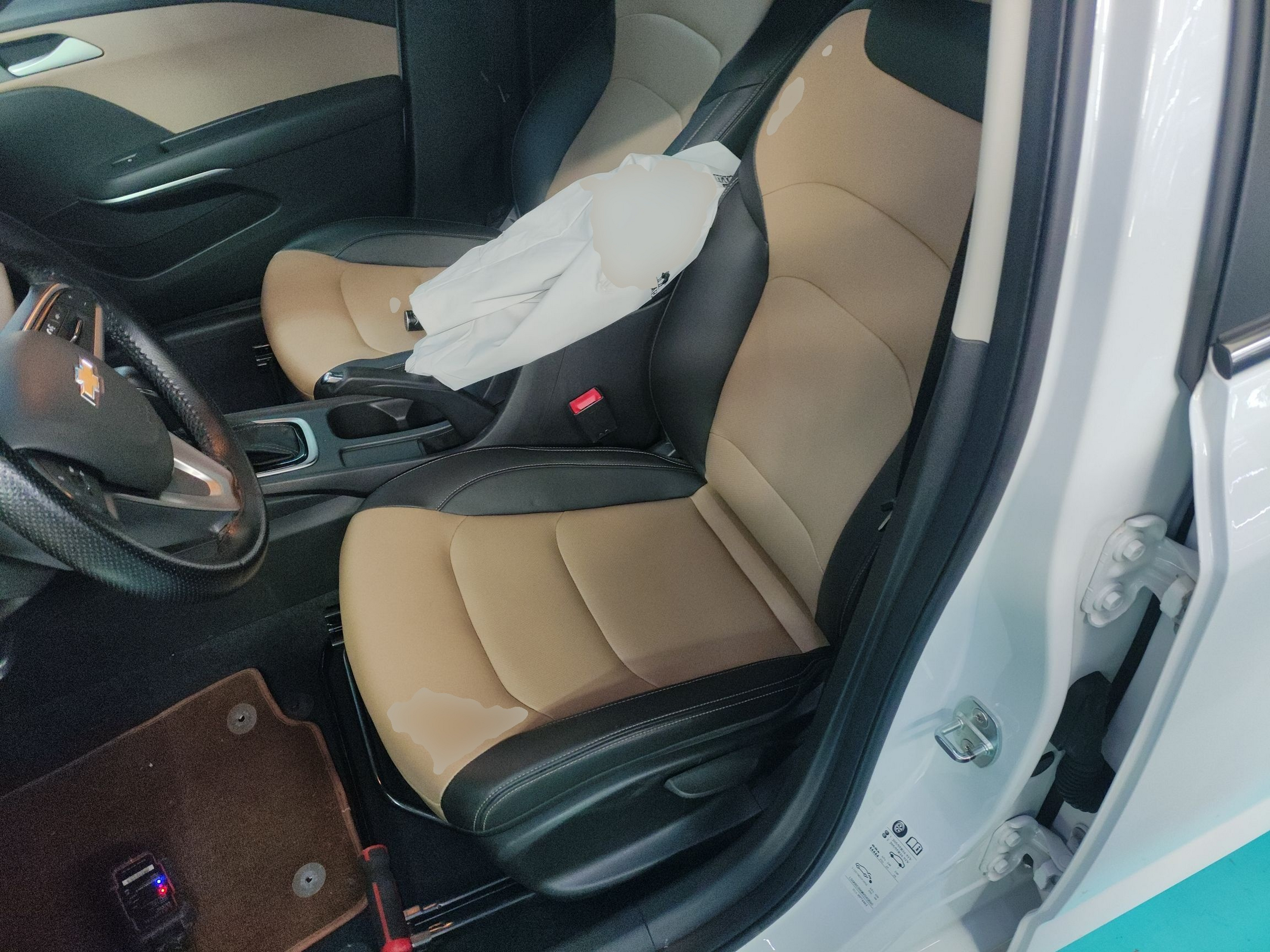 Переднее сиденье в автомобиле