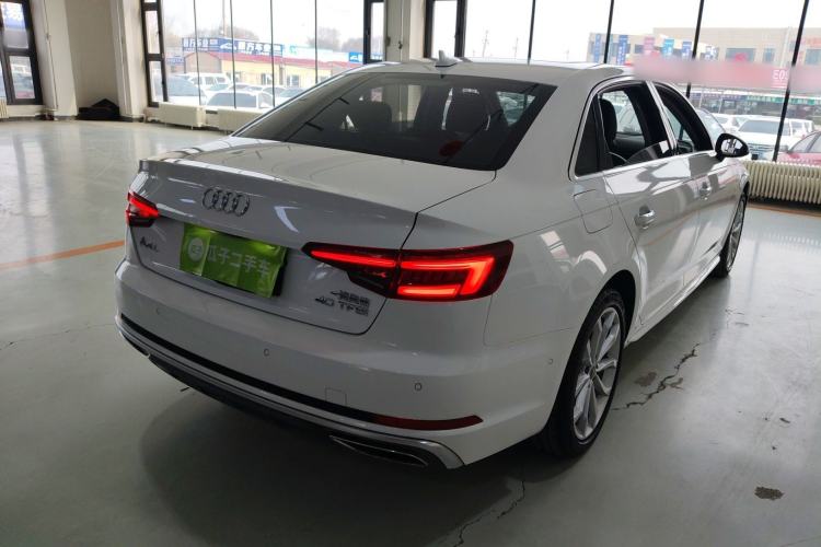 Used Audi A4L 2019 40 TFSI Fashion Edition China VI Emission Standard

