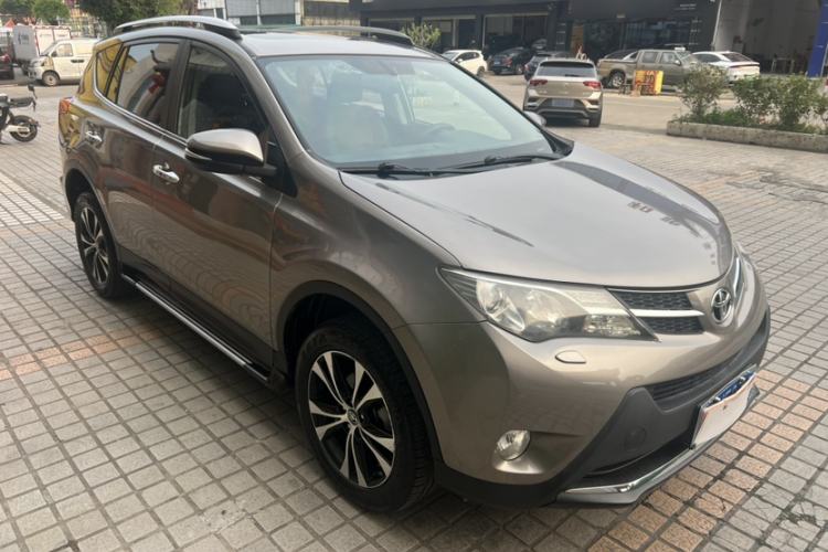 Used Toyota RAV4 2015 2.5L Automatic 4x4 Luxury Edition
