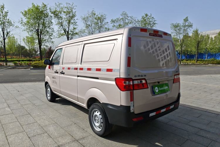 Used Jinbei Hiace X30 2023 1.5L Super-Enjoyment Van 2/5 Seats Non-Air-Conditioned Version SWC15M Exterior 4