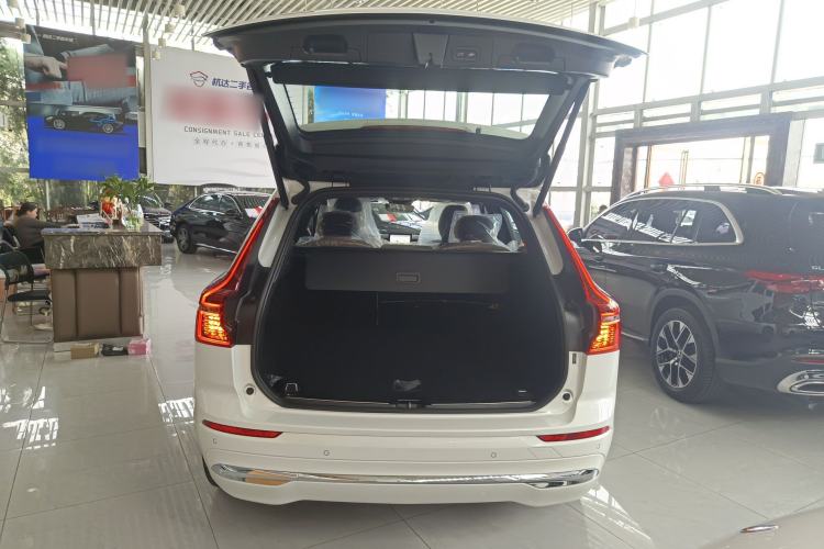 Used Volvo XC60 2026 B5 4x4 Smart Luxury Edition
