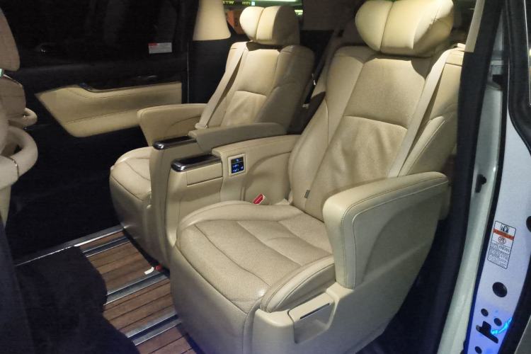 Used Toyota Alphard 2019 Dual-Engine 2.5L Luxury Edition