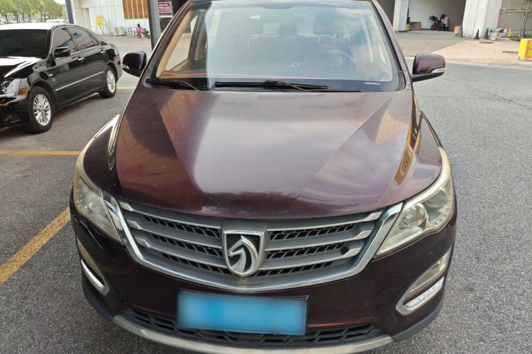 Used Baojun 560 2015 1.8L manual luxury version
