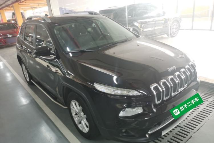Used Jeep Cherokee 2016 2.4L Leading Edition
