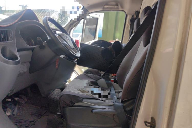 Used Foton Toano 2022 2.8T Manual Jixiang Van Long Wheelbase Ultra-High Roof Rear Dual Tires 3-Seater F2.8NS6B177L
