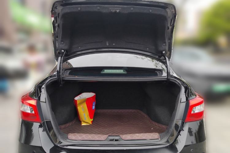 Used Nissan Sylphy 2021 Classic 1.6XE CVT Comfort Edition Trunk