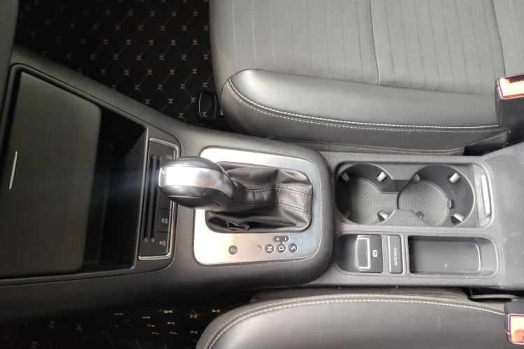 Used Volkswagen Tiguan L 2016 280TSI Automatic Two-Wheel-Drive Silk Road Style Edition