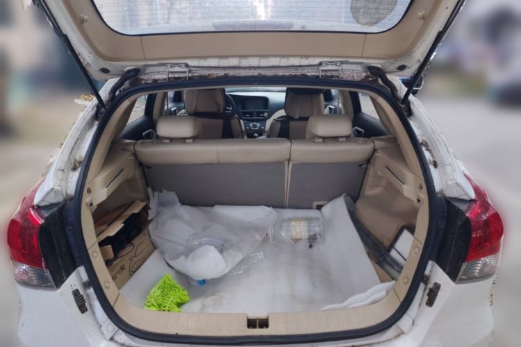 Used Soueast V6 Lingshi 2014 1.5L Manual Luxury Edition for Women