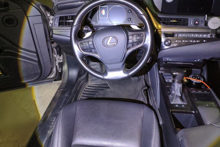 Used Lexus ES 2020 200 Excellence Edition