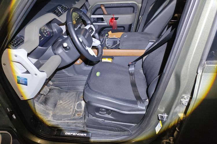 Used Land Rover Defender 2022 110 P400 X-DYNAMIC HSE Left Front Seat