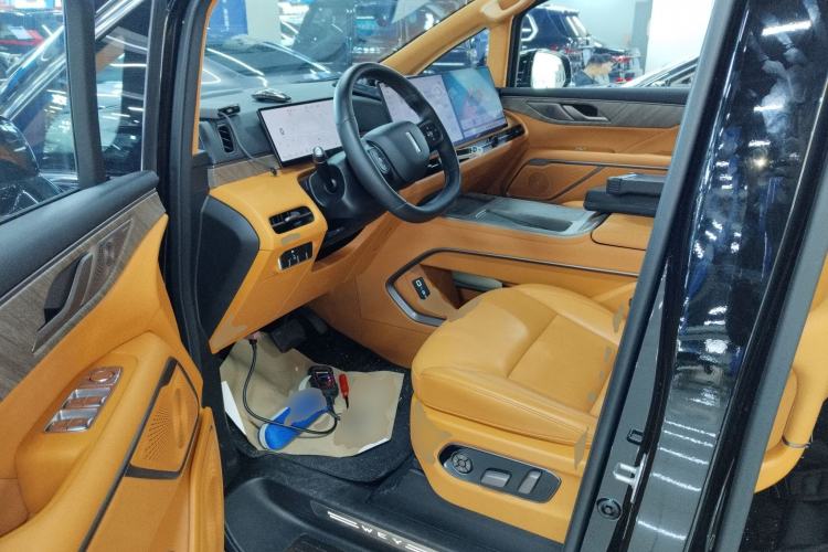 Used Wey Gaoshan 2025 Four-Wheel Drive Alpine 9
