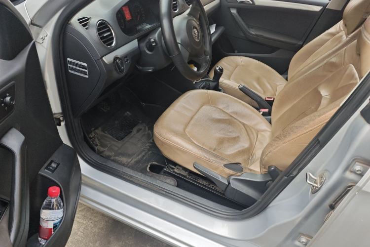 Used Volkswagen Jetta 2015 Value Edition 1.6L Manual Fashionable Style Driver Seat