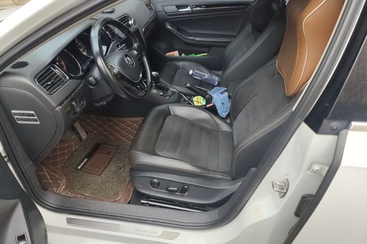 Used Volkswagen Sagitar 2015 230TSI Automatic Luxury Model