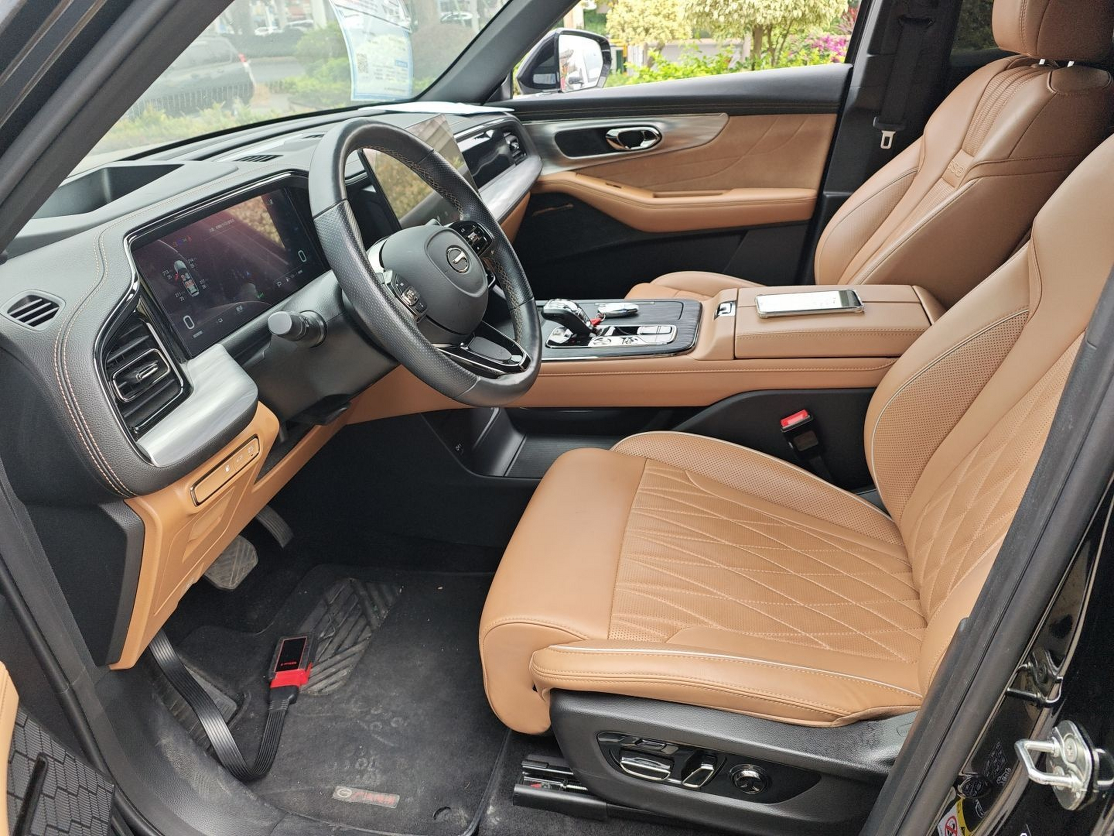 Переднее сиденье в автомобиле