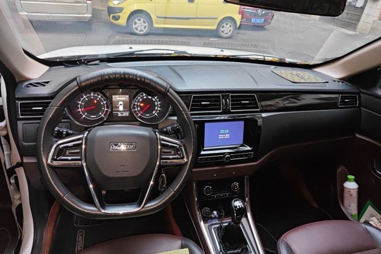 Used Lifan Auto Myway 2016 1.5L Manual Comfort Edition Center Console